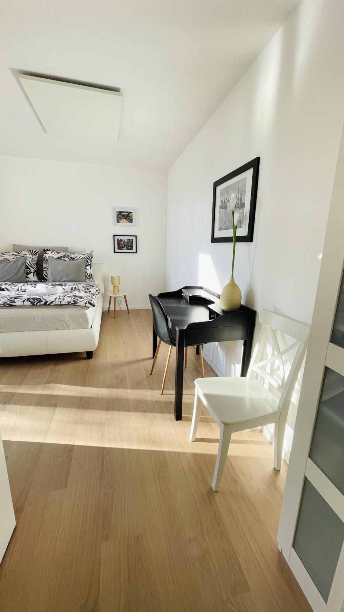 House Flow, 3 Room, Free 2 Parking Bratislava Luaran gambar