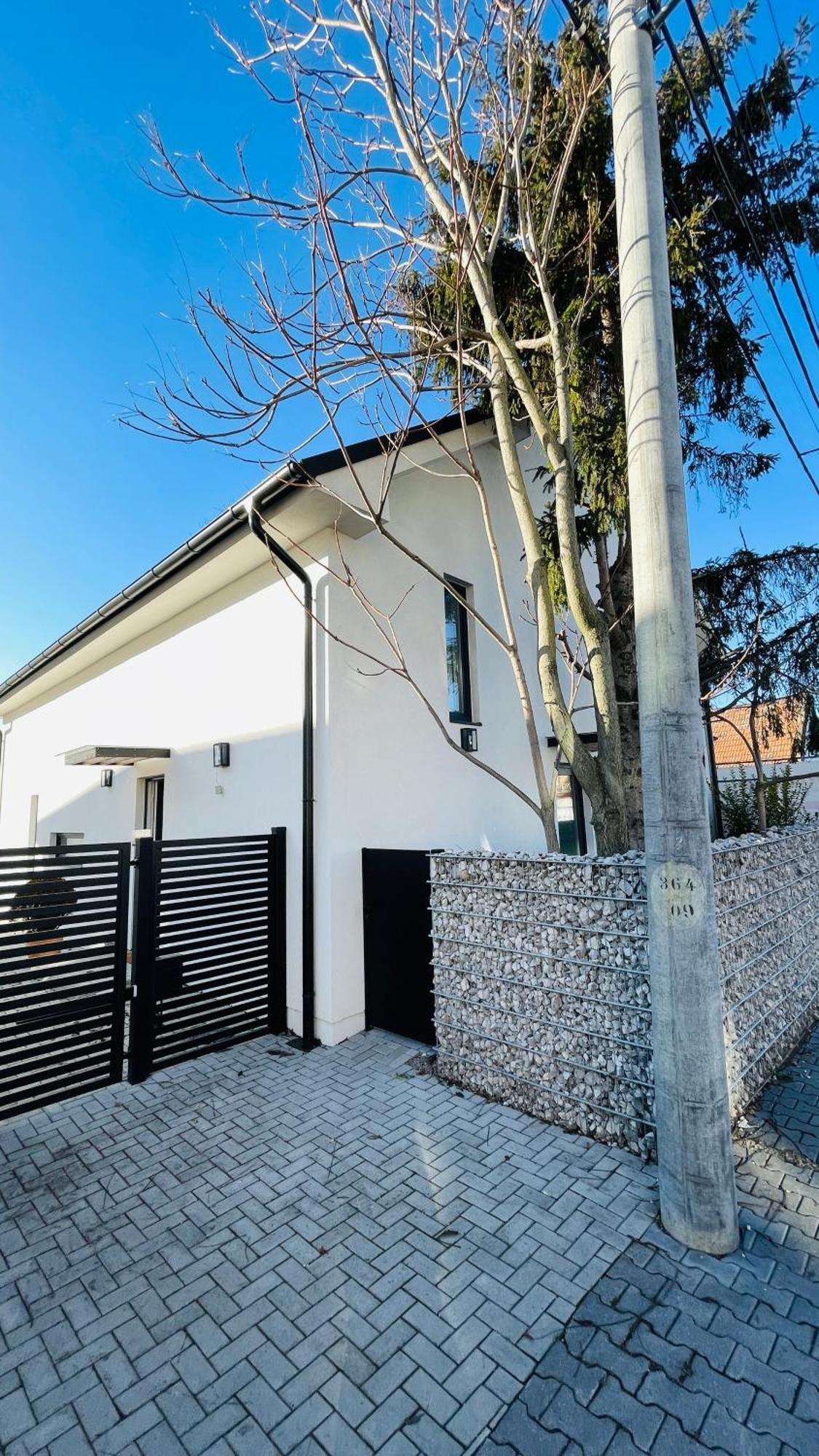 House Flow, 3 Room, Free 2 Parking Bratislava Luaran gambar